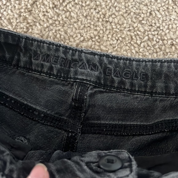 American Eagle distressed denim shorts. Size 00. - Picture 2 of 5
